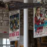 Custodite in espositori ci sono poi manifesti e locandine dei film pi� disparati realizzati da illustratori, grafici e cartellonisti del XX secolo. Si va da �Casanova 70� a �La dolce vita�